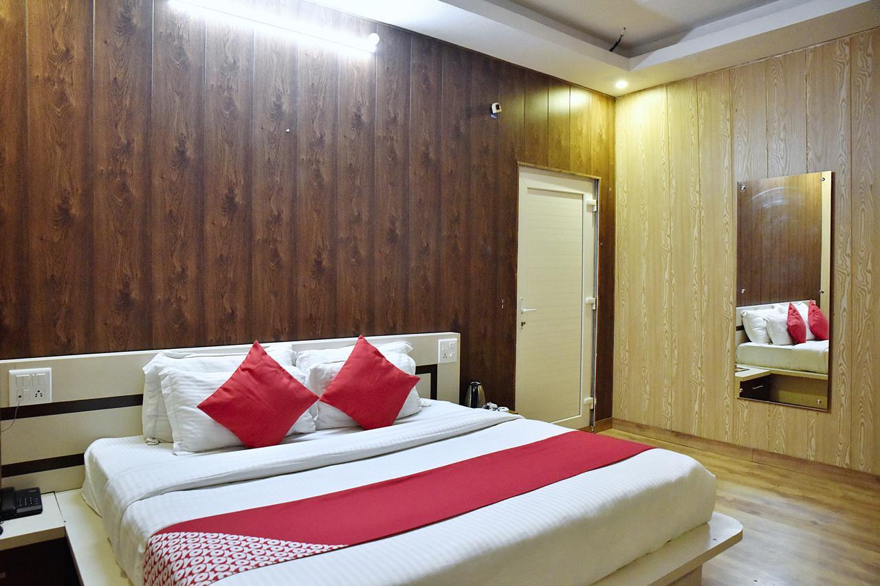 Vakratunda Hotel Dharamshala Exterior photo
